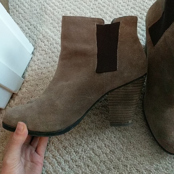 Vince Camuto booties - Picture 2 of 6